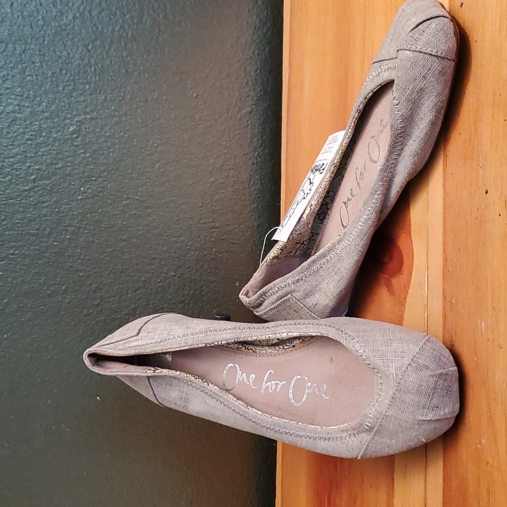 TOM'S SLIP ON SHOES